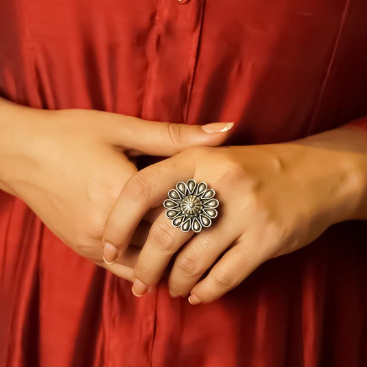 Eternal Blossom Pure 925 Oxidized Ring