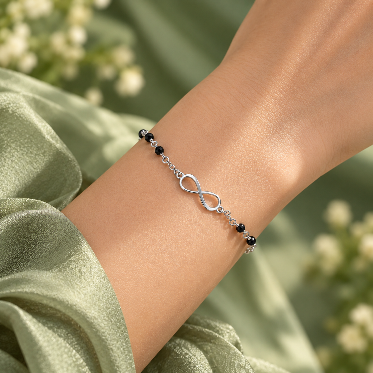 Taravya Infinity Noir 925 Sterling Silver Bracelet Taravya