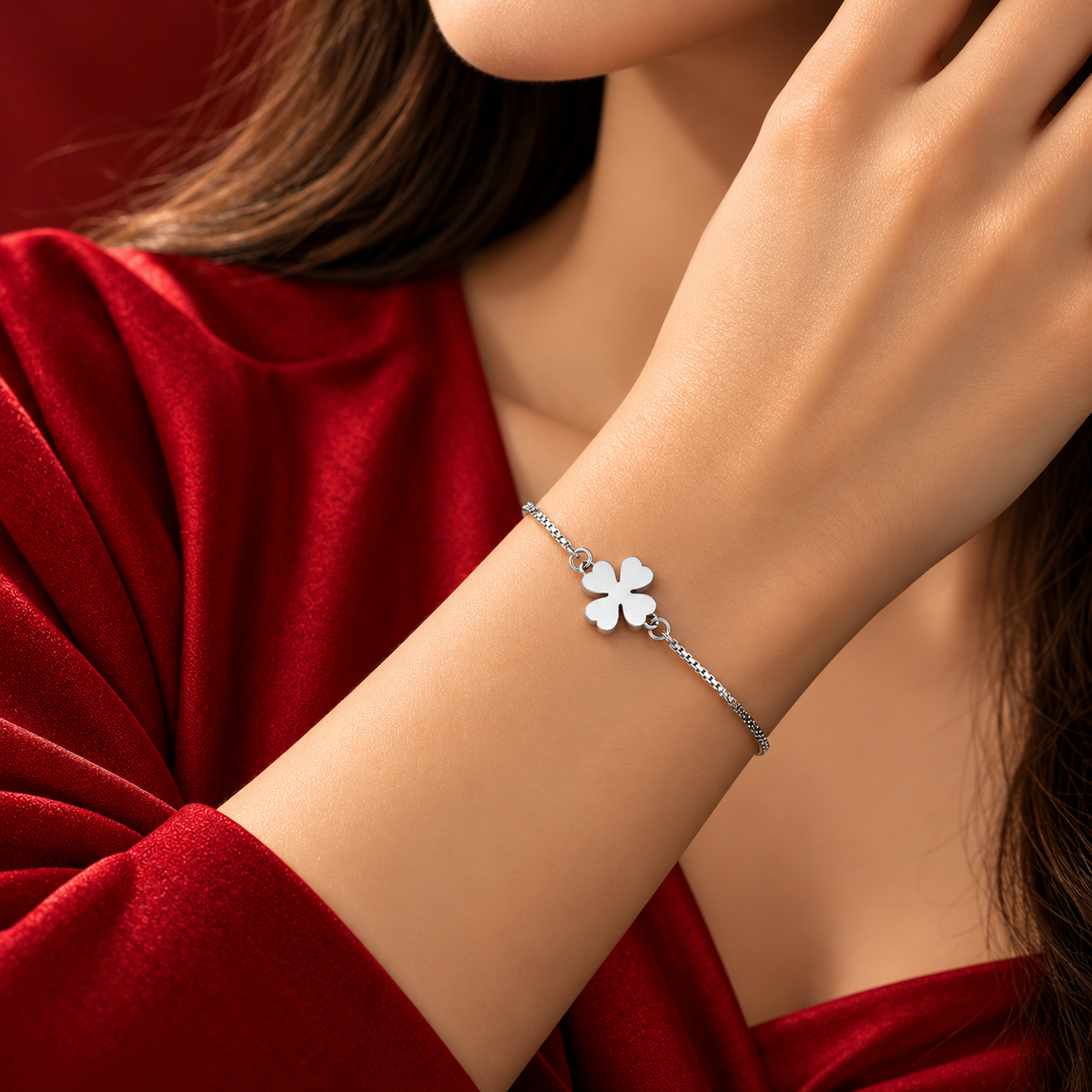 Taravya Women’s Starlight Pearl Chain Bracelet