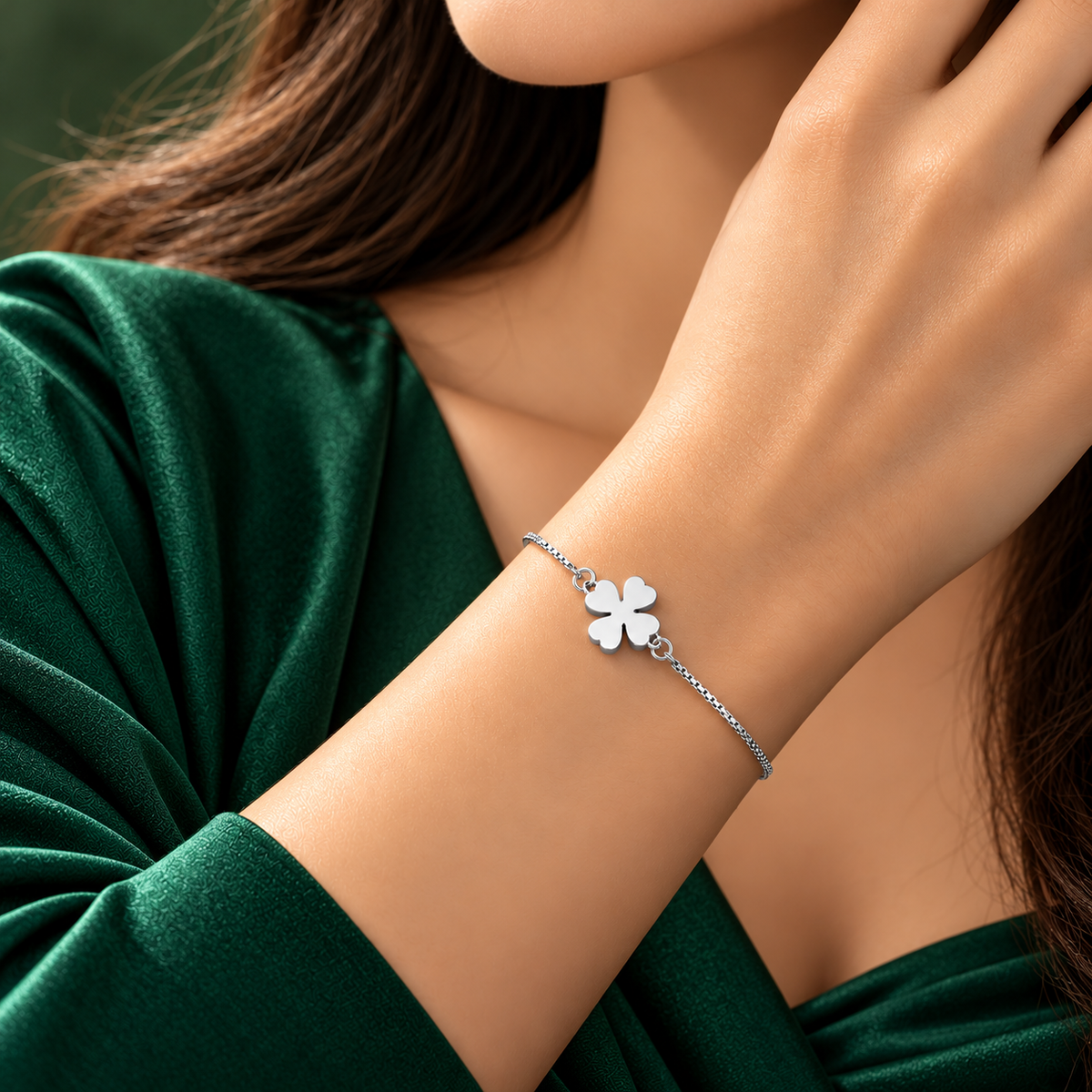 Taravya Women’s Starlight Pearl Chain Bracelet