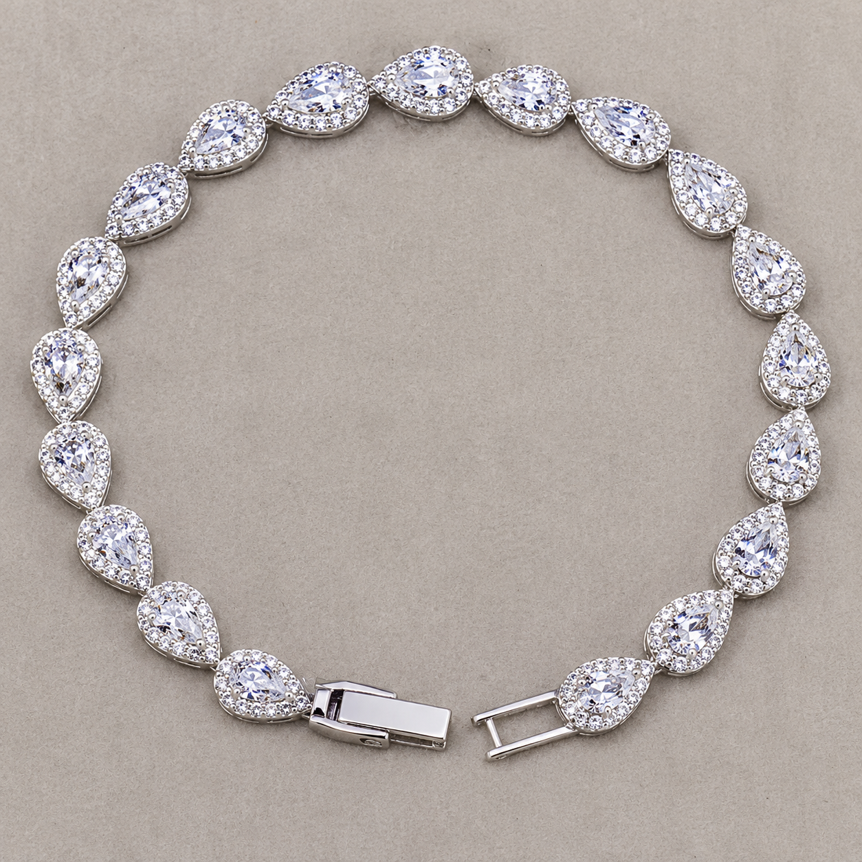 Taravya Women’s Royal Crystal Halo Bracelet