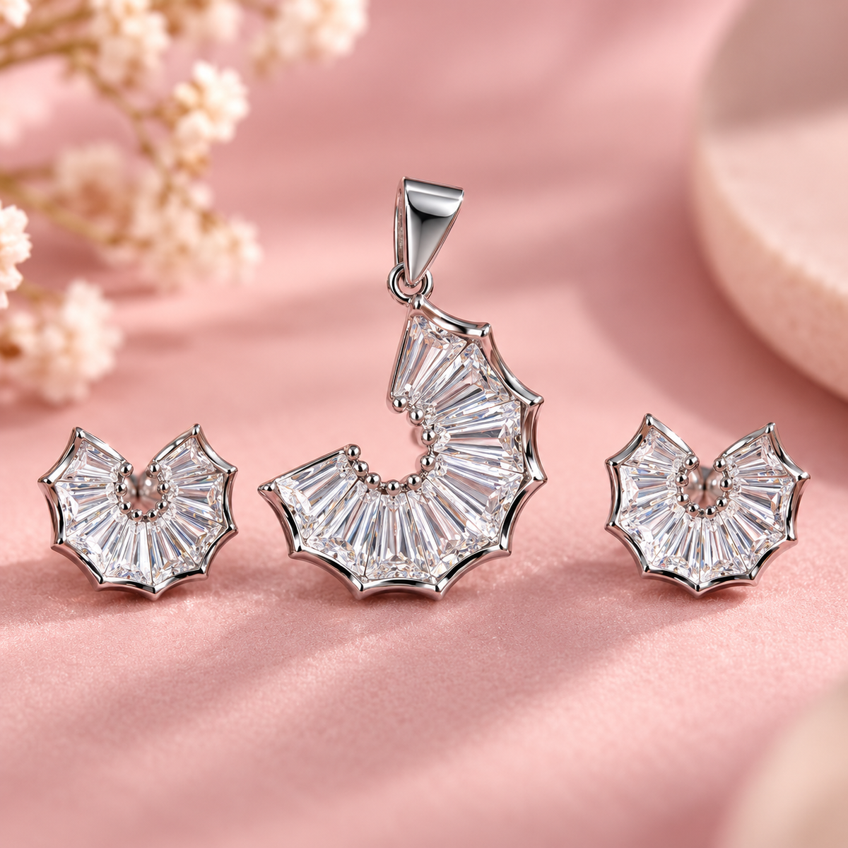 Taravya 925 Silver Radiant Fan Sparkle Pendant & Earrings Set