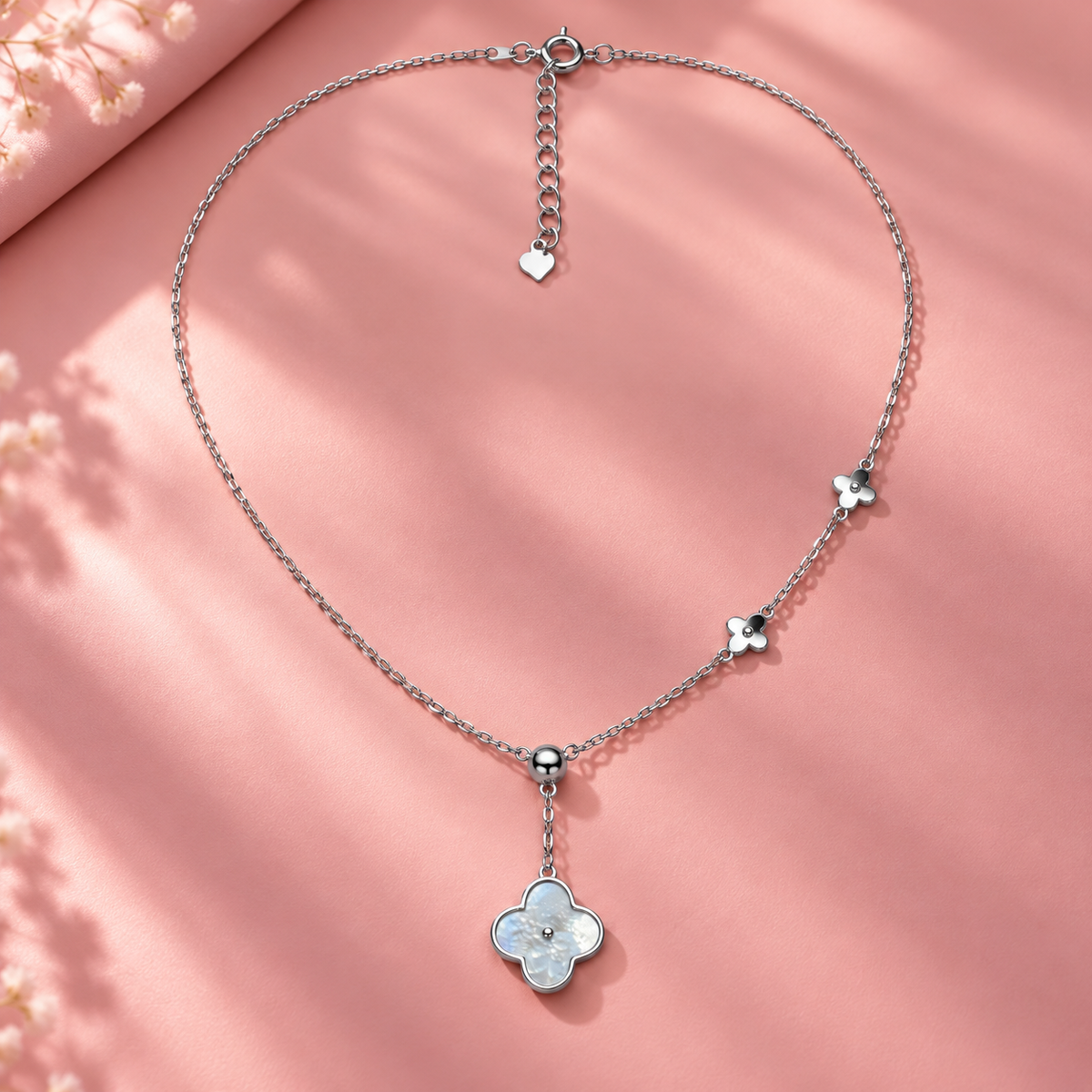 Taravya Pearl Bloom Clover Pendant Necklace