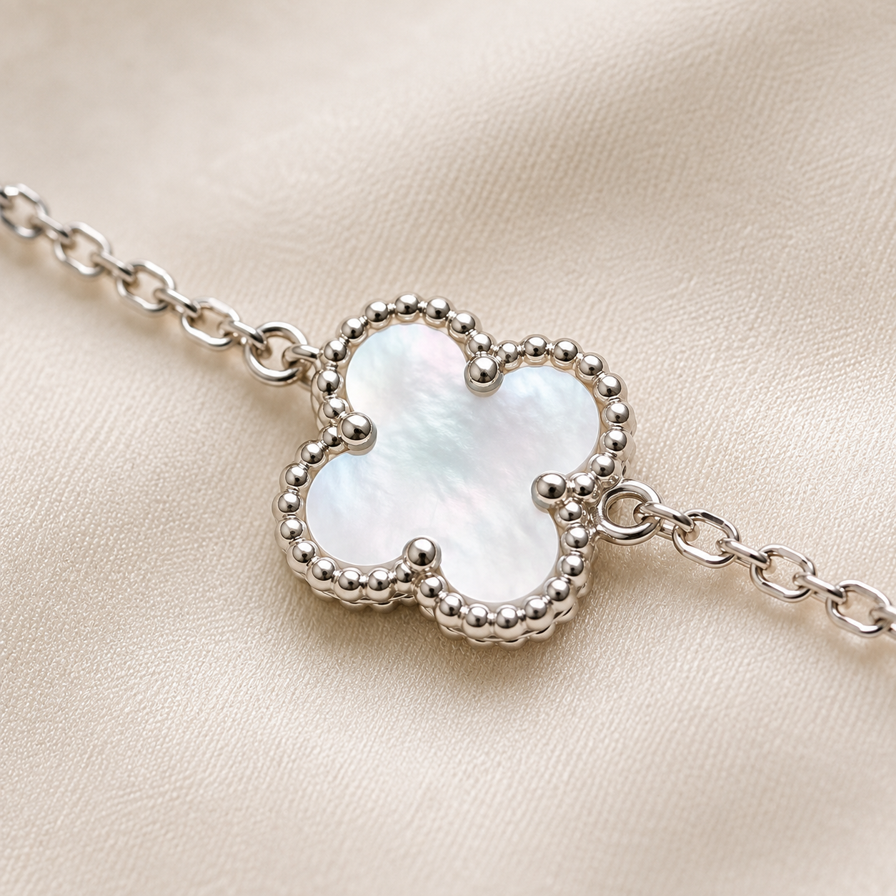 925 Silver Mother-of-Pearl Clover Bracelet