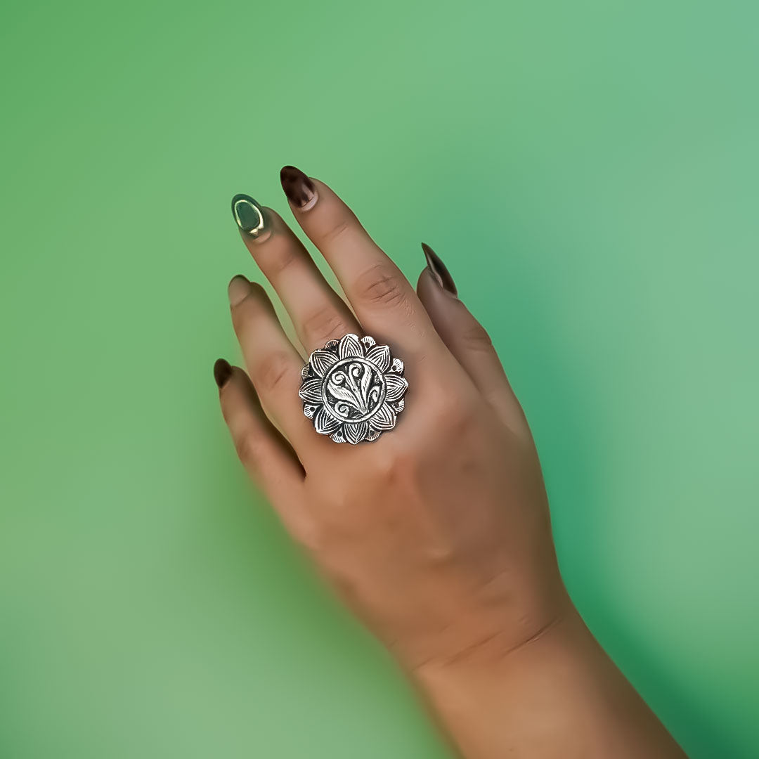 Bloom Oxidized Adjustable Ring