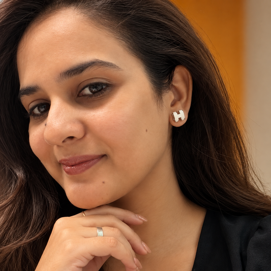 Ivory Edge – 925 Silver Cube Studs Taravya