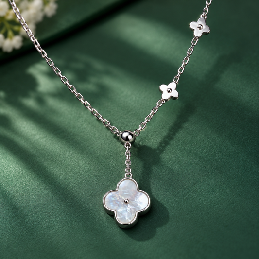Taravya Pearl Bloom Clover Pendant Necklace