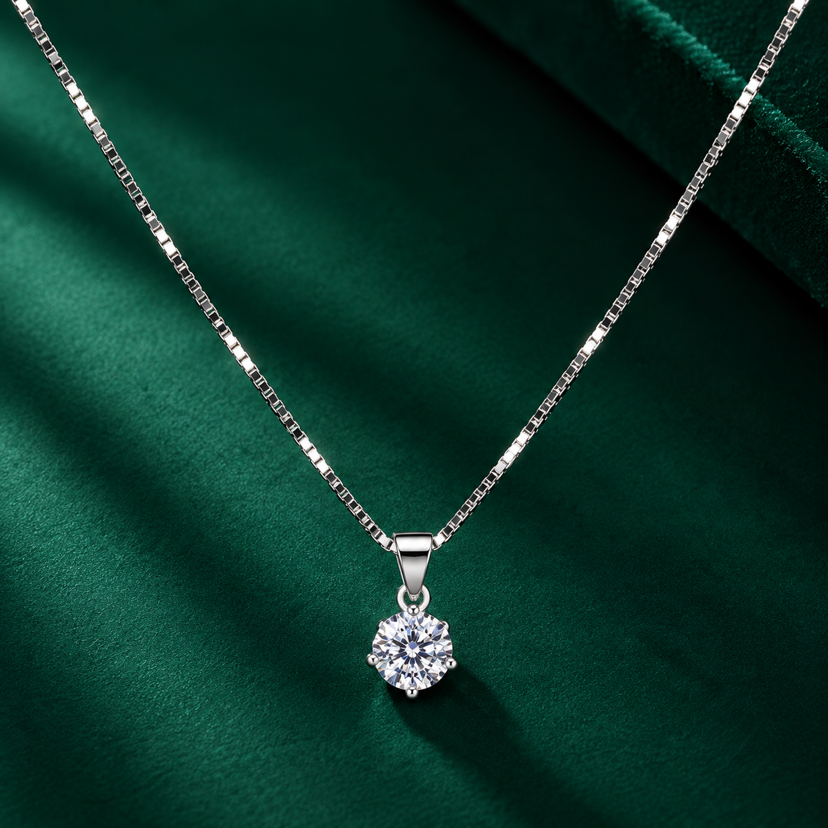 Taravya Solitaire Sparkle Pendant Necklace
