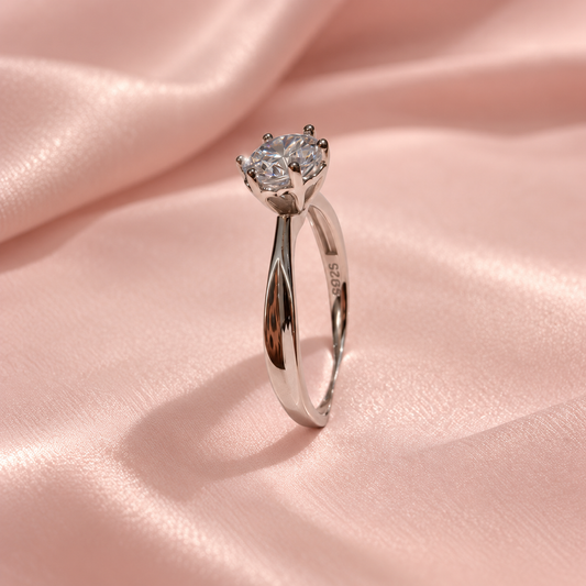 Sparkling Solitaire 925 Silver Ring Taravya