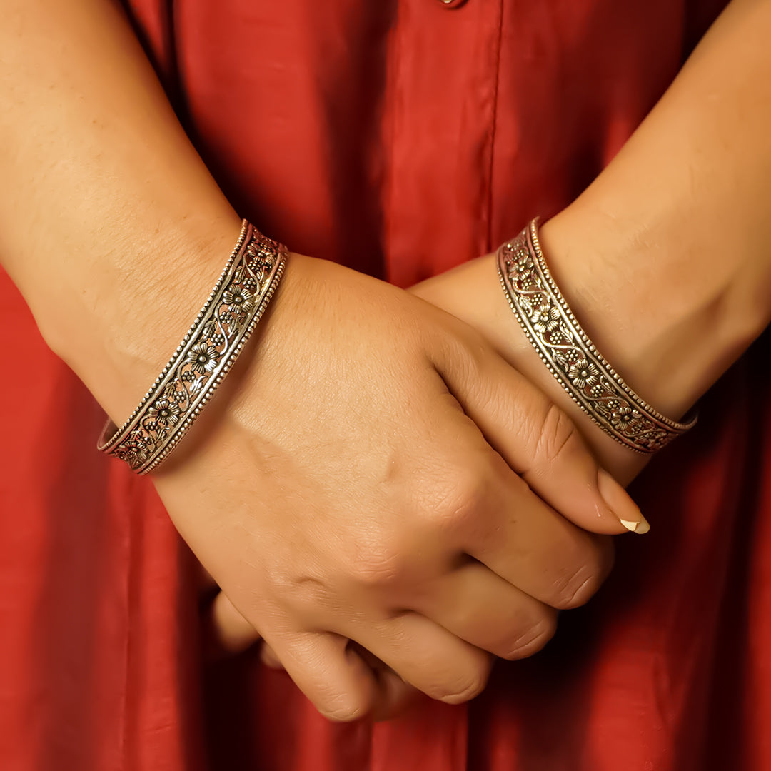 Zaariya Floral Kada Pair (Size 2'4)