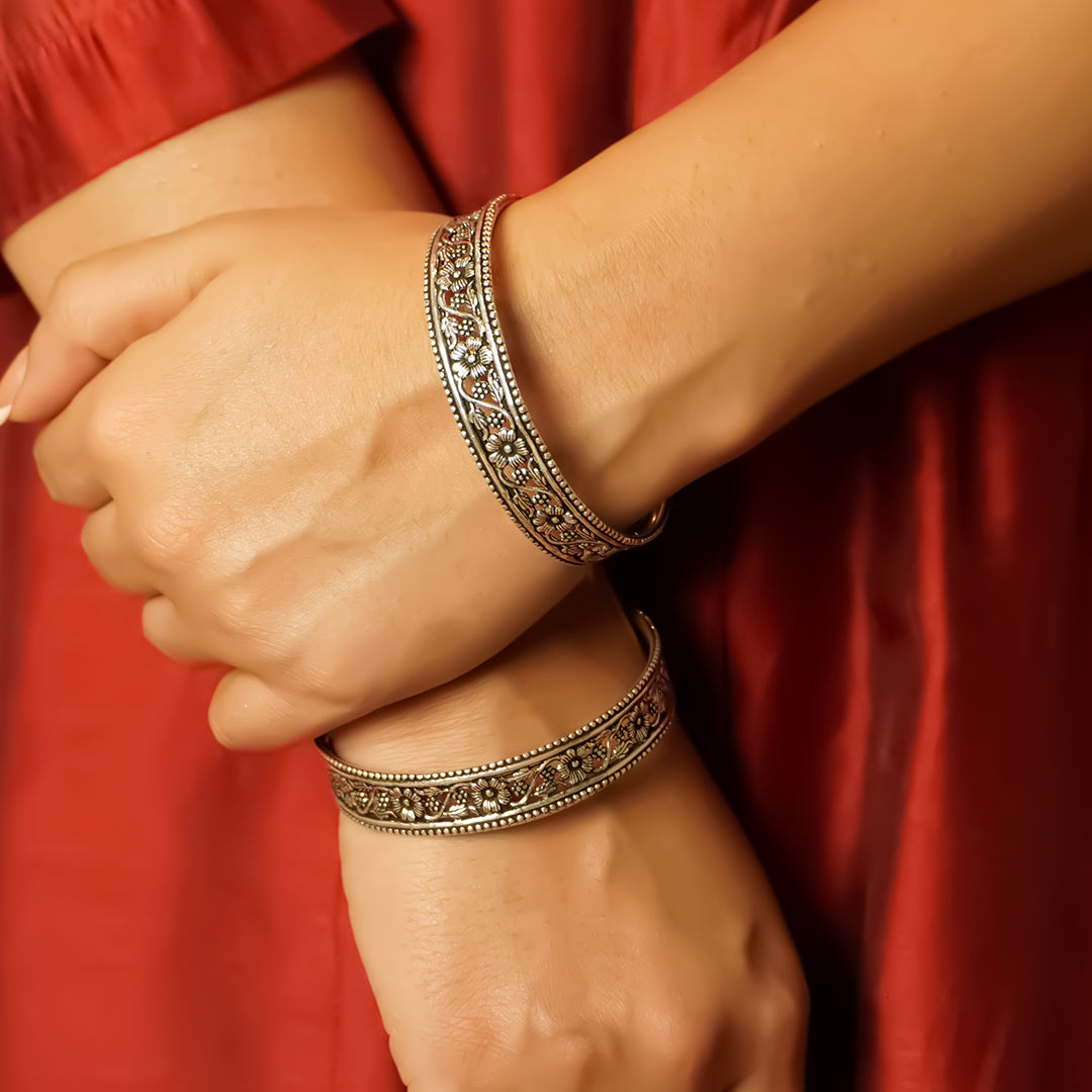 Zaariya Floral Kada Pair (Size 2'4)