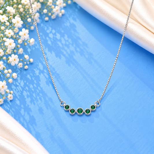 Emerald Curve Necklace Taravya