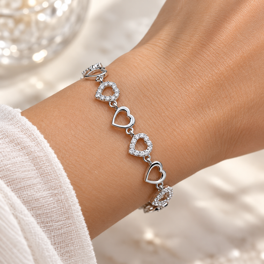 Love Link Heart Bracelet Taravya