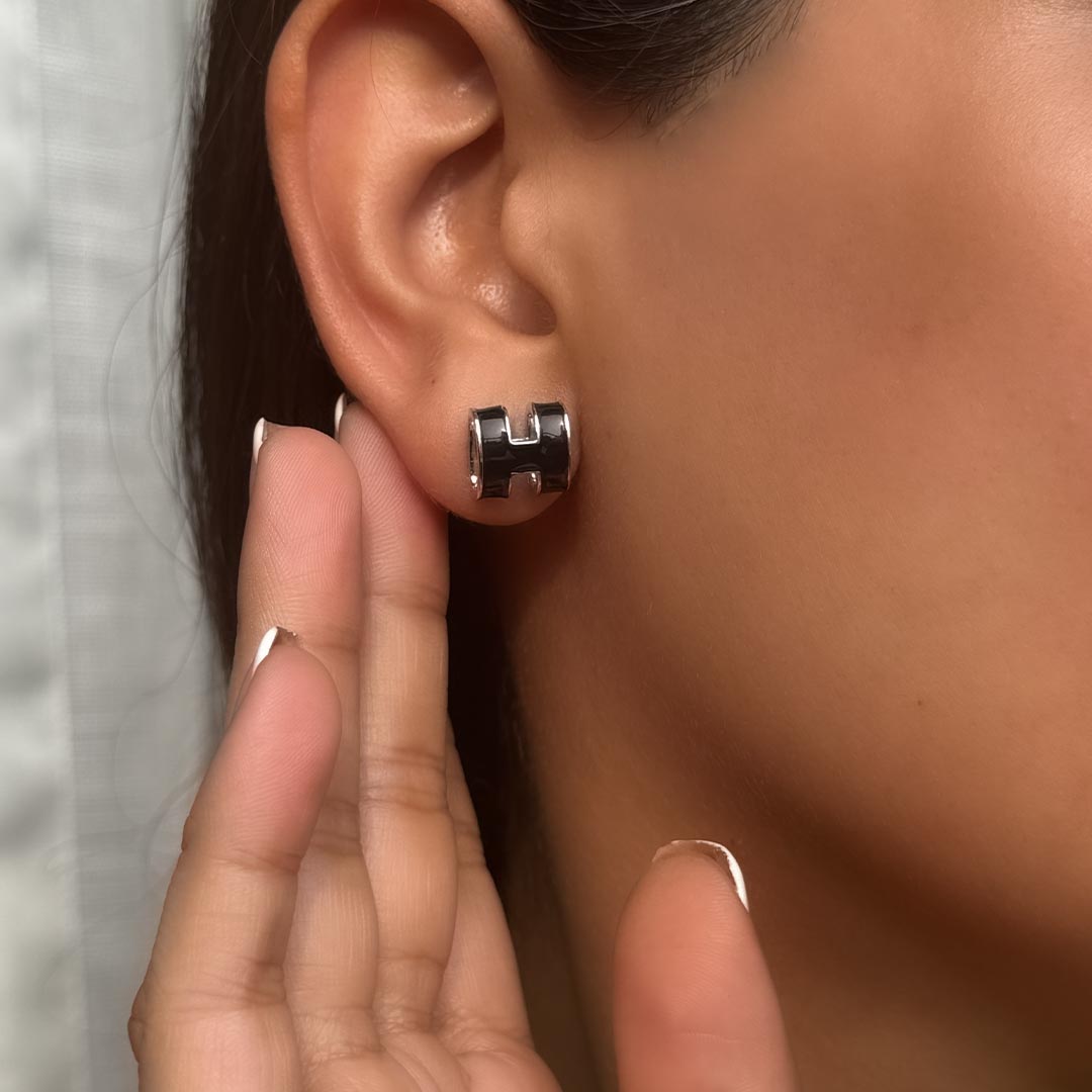 Midnight Edge – 925 Silver Black Cube Studs