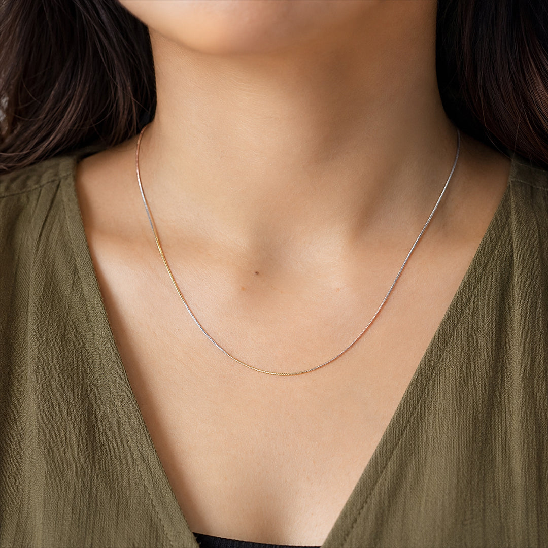Minimal Tricolor Snake Chain