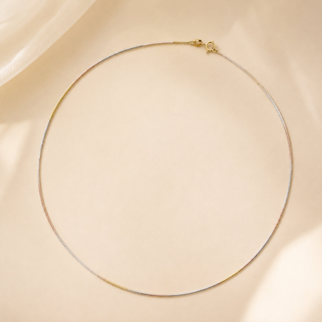 Minimal Tricolor Snake Chain