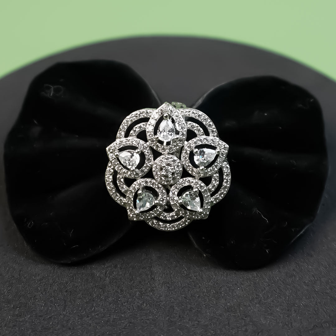 Noor Petal Cluster Adjustable Ring