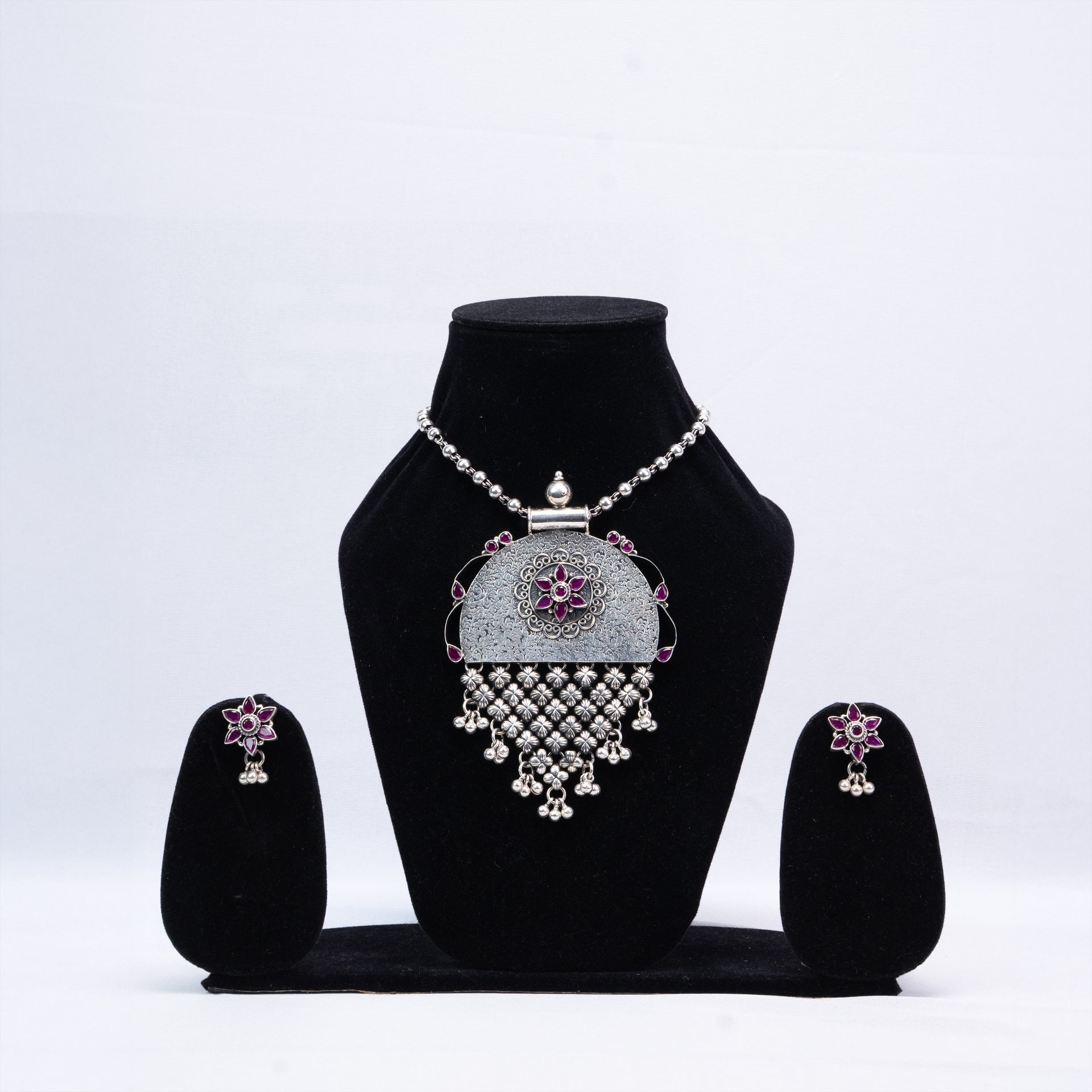 Regal Silver Dome Necklace Set