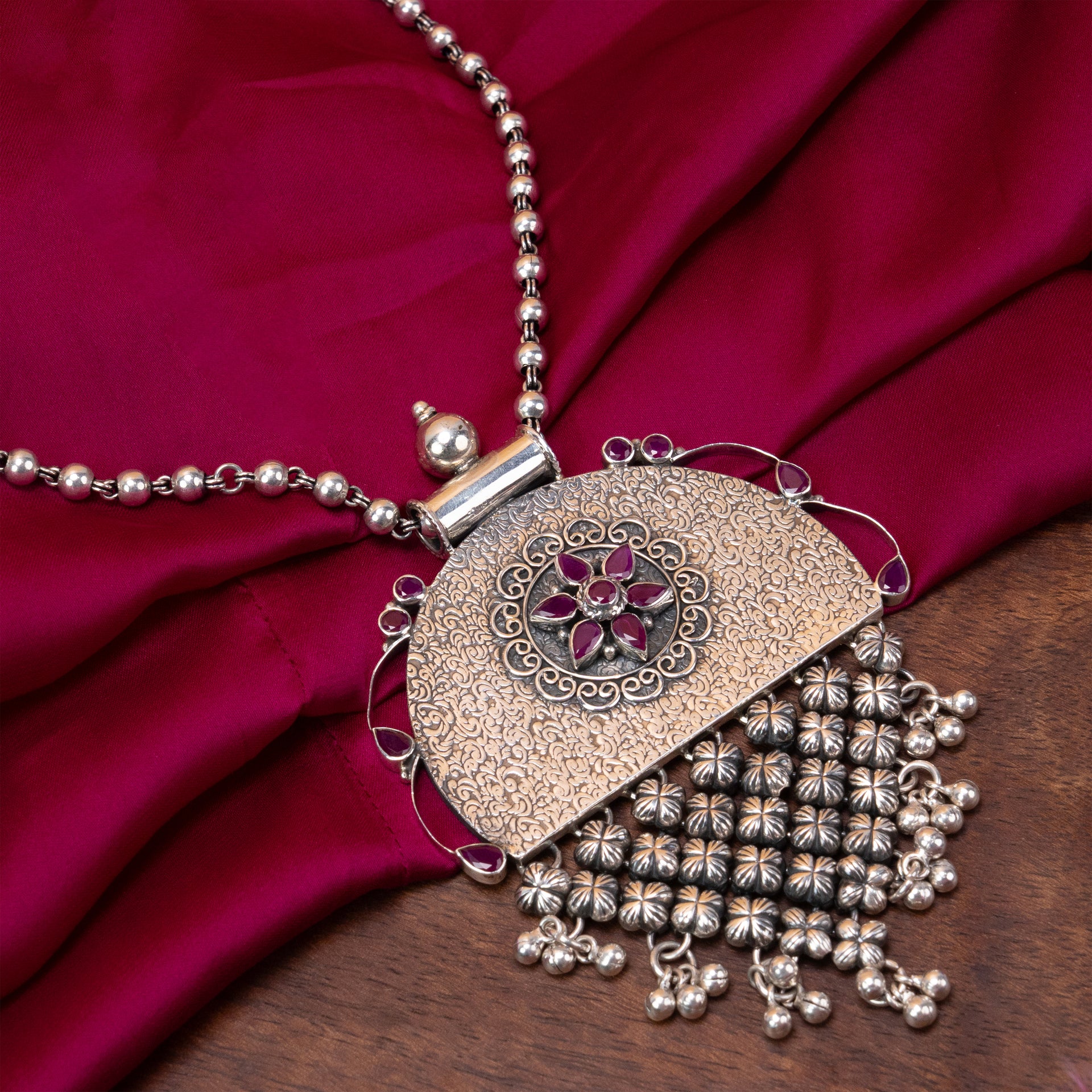 Regal Silver Dome Necklace Set