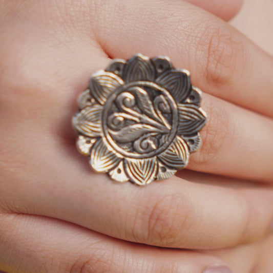 Bloom Oxidized Adjustable Ring